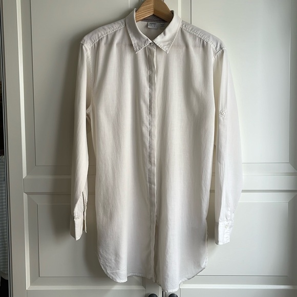 Esprit tunic blouse in ecru. Sleeves adjustable. Contrast detail. Size US M - Picture 1 of 12